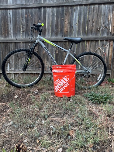 Roadmaster Granite Peak Boy's Mountain Bike, 24-inch wheels, Silver - Picture 2 of 2