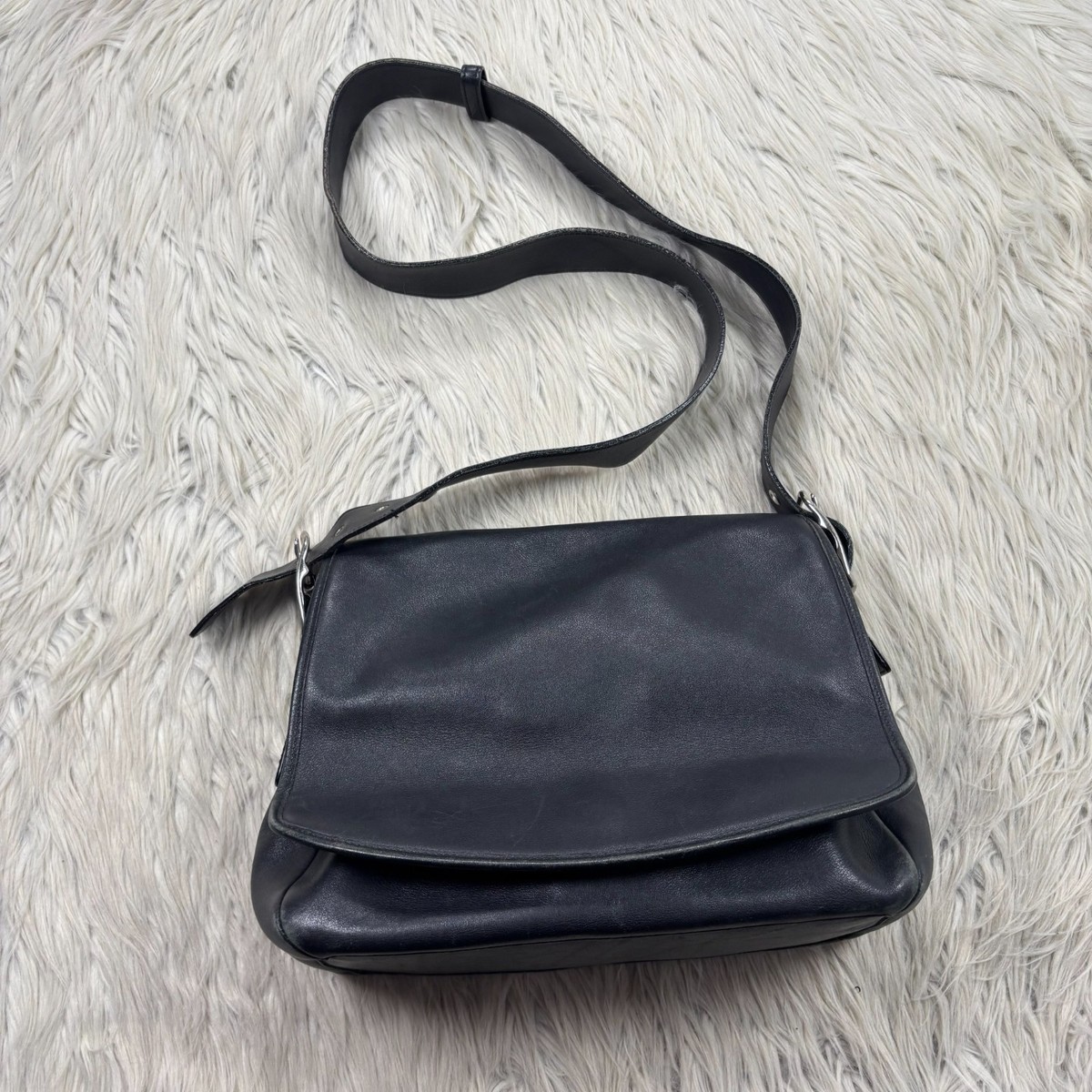 バッグ COACH Archive Sling Bag Black Leather Vintage Coach Black Becket Zip Crossbody Leather Bag