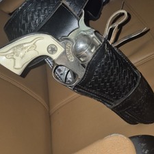 Hubley Cowboy 1950's Cap Gun Toy W/ Steer Head  Quality Leather Holster