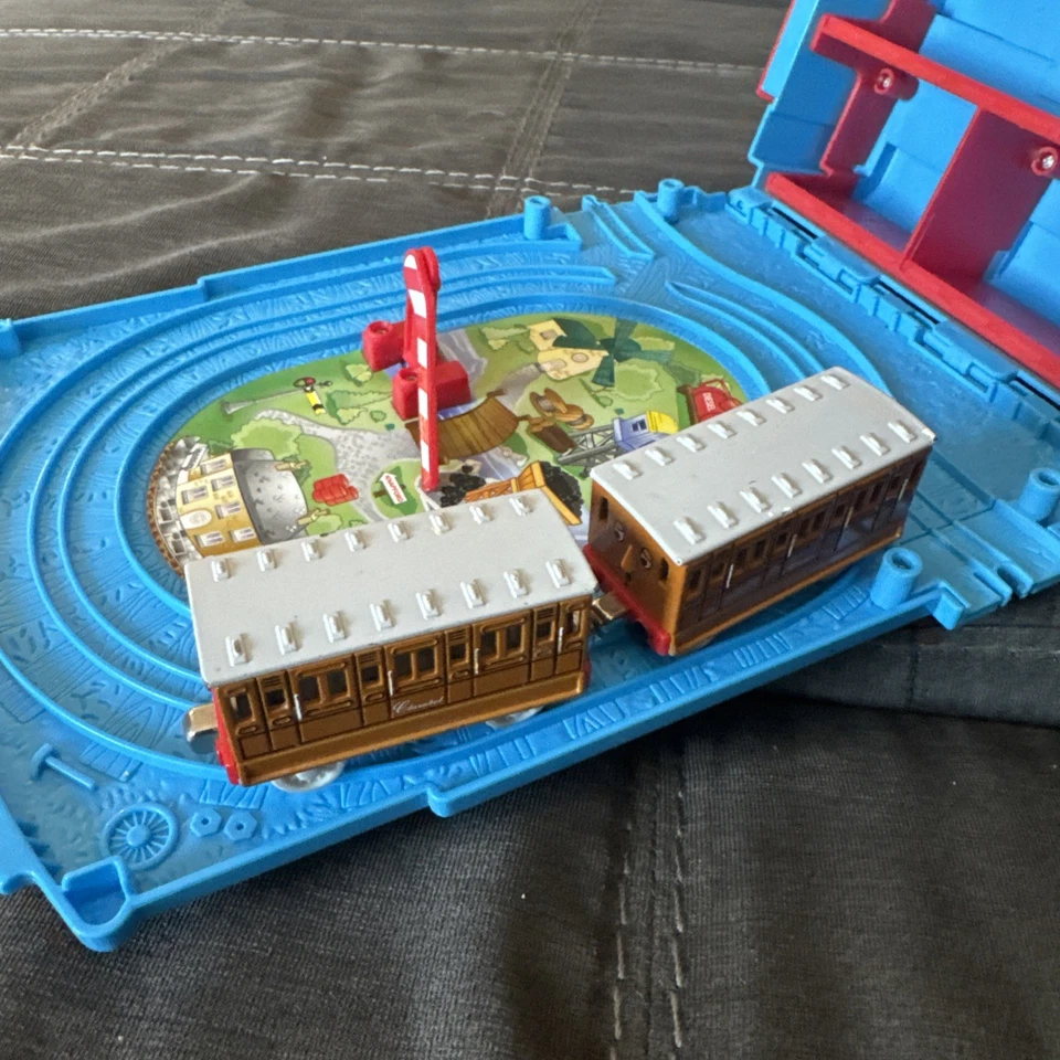 Thomas Take Along diecast Annie & Clarabel vagones de tren de pasajeros Foto 2 de 4