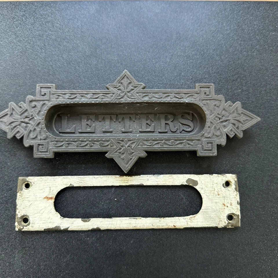 Letras/papéis vitorianos antigos de latão 8-1/8” X 3-1/8” - Imagem 2 de 4