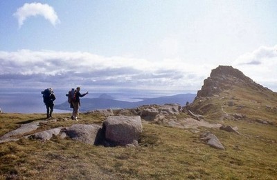 Foto 6x4 Wanderer auf dem Gipfelgrat von Beinn a' Chliabhain um 1991