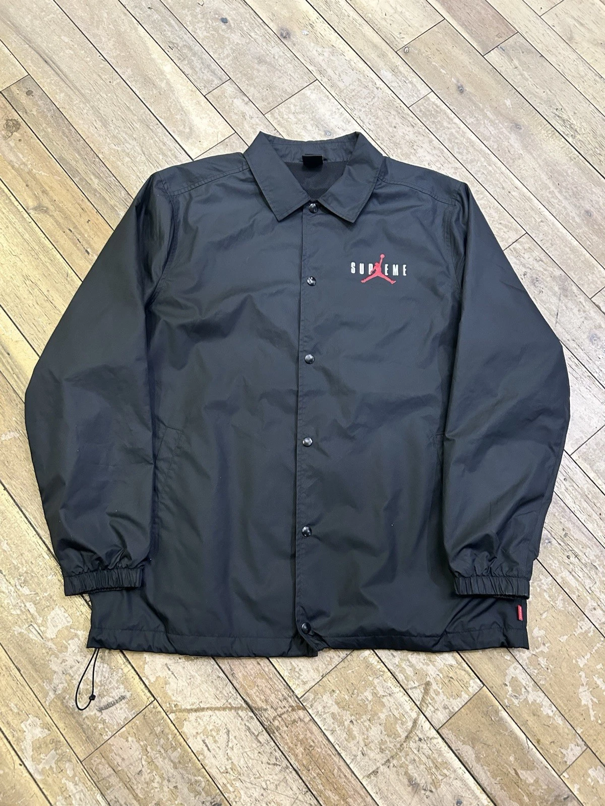 Taille XL   Veste noire Supreme Jordan Coaches