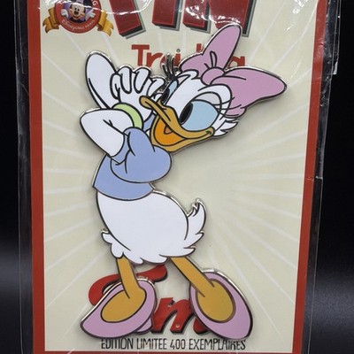 Disneyland Paris Pin Trading Time Daisy LE 400 Pin | eBay