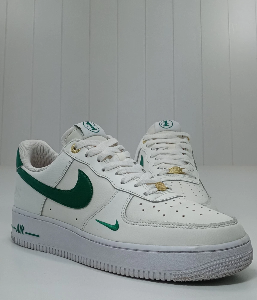 Preços baixos em Nike Air Force 1 '07 LV8 40th Anniversary - Sail