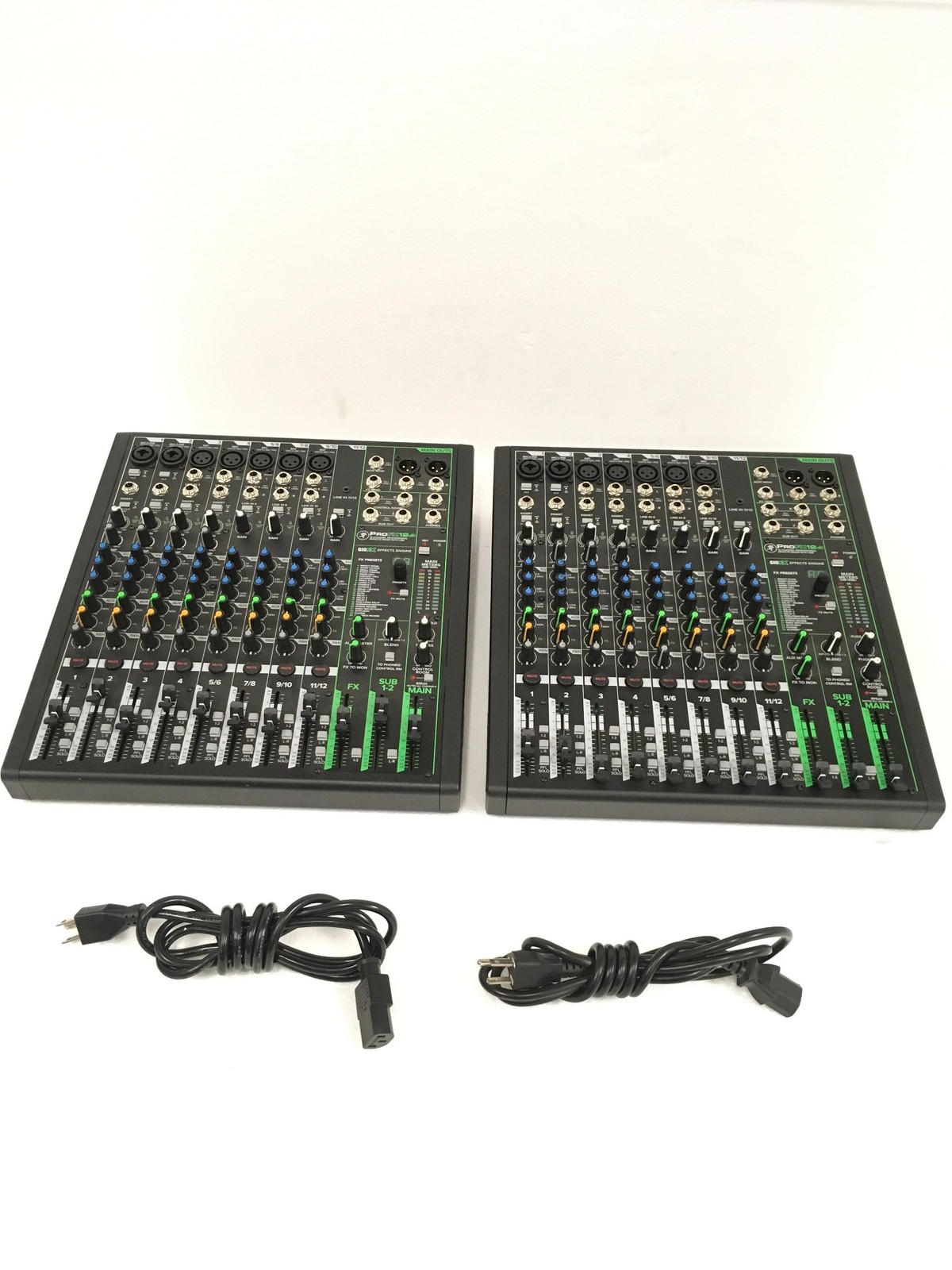 Mackie Pro FX12 V3 12-Channel Professional Effects Mixer with USB,Power Cord QTY
