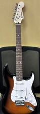 Squier Stratocaster di Fender s/n SRNH21006245. Usato in ottime condizioni++