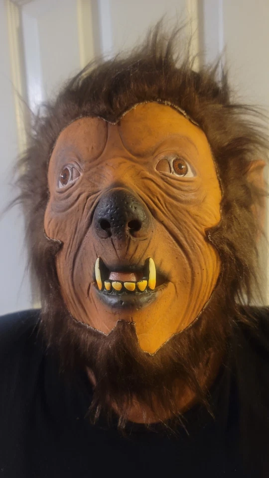 Horror Bestia de miedo Hombre Lobo Máscara Demonio Halloween Noche de luna Lobo Disfraz con disfraces Foto 3 de 4