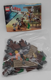 Lego The LEGO Movie - Set #70800 - Getaway Glider - 82.8% Complete - W/ Manual