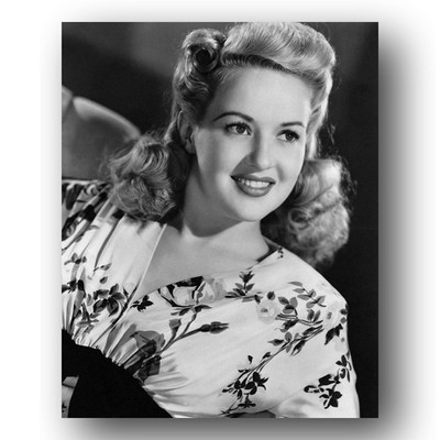 Betty Grable Photo 8x10 Pin-Up Actress Hollywood Portrait-26