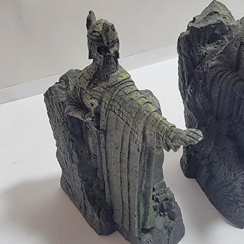 Weta Sideshow 2002 Lord of The Rings Gates of Argonath Bookends Mary MacLachlan - Picture 4 of 12