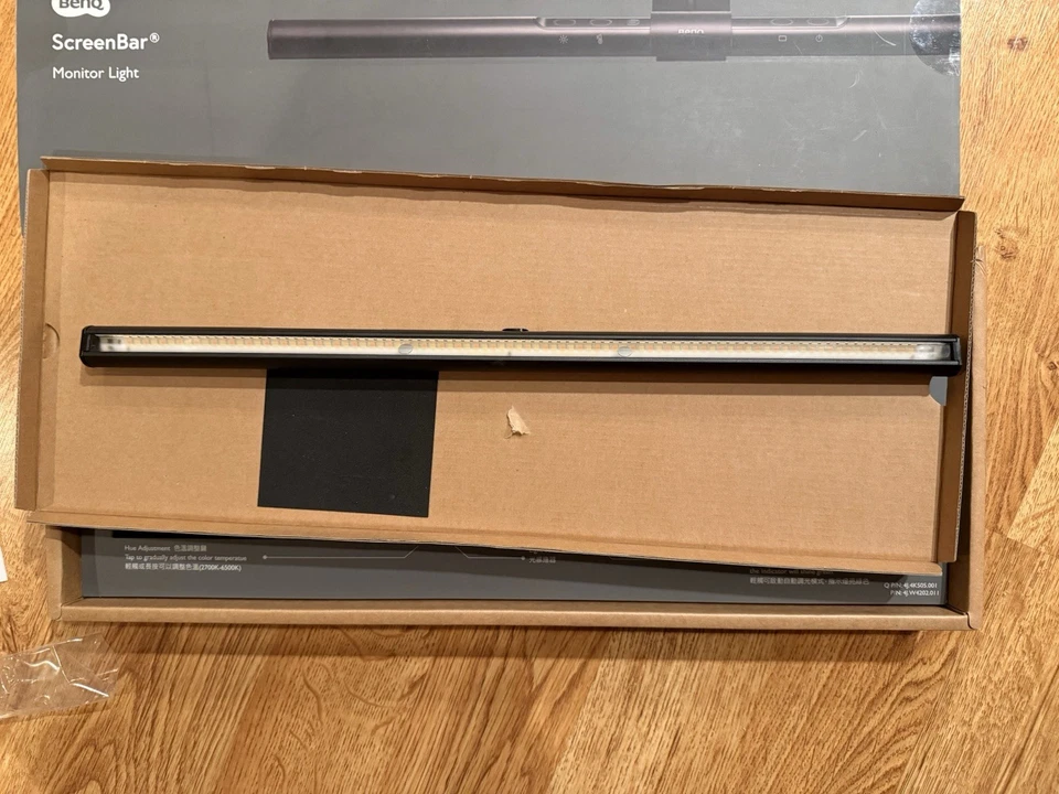 BenQ ScreenBar Plus e-Reading LED Task lamp Computer Monitor Light Bar - Image 4 of 4