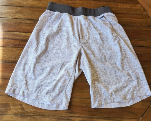 LULULEMON THE Short Linerless 11" Size M AUTHENTIC EUC - Picture 2 of 5