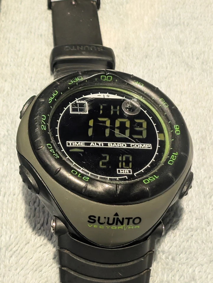 Suunto Vector HR Digital Mountain Watch Outdoor/Sports/Military Green. - Image 3 of 4