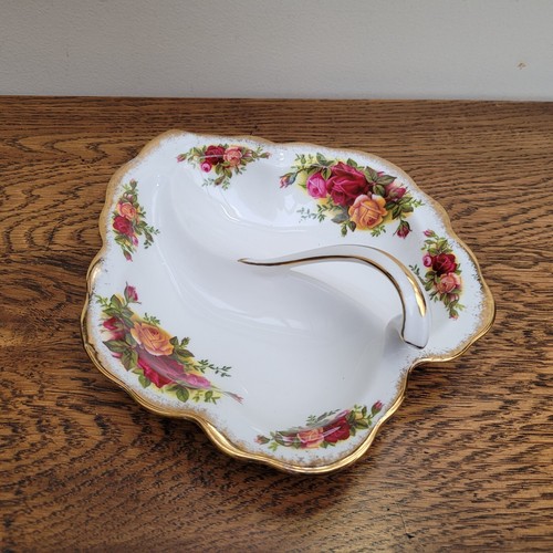 Royal Albert Old Country Roses Sectioned Leaf Nibble Nut Dish - Picture 3 of 5