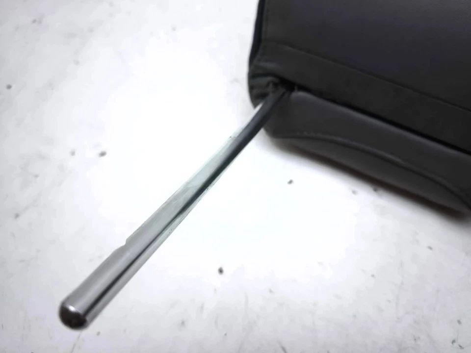 Chrysler 300 - 300C 2007 Front Seat Head Rest Left AMD150912 - Image 4 of 4