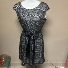 Guess black lace overlay satin belt polyester/spandex, 10