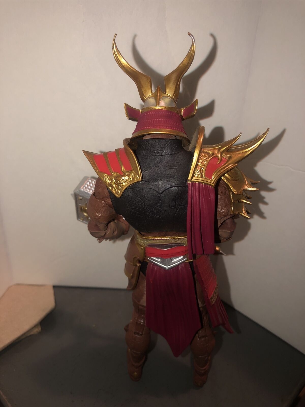 Mcfarlane Mortal Kombat Shao Kahn Platinum Kahn Figure 18 cm Golden