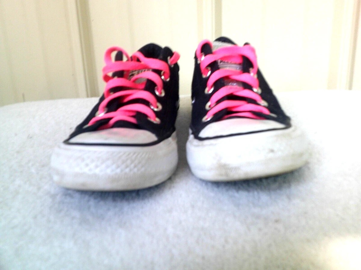 Black converse with store pink laces