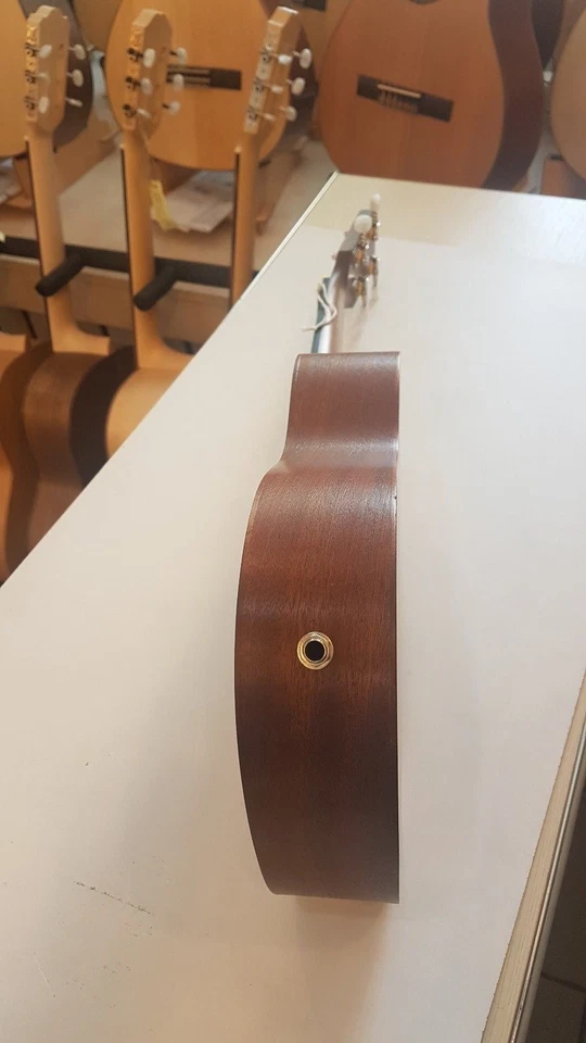 Ukulele tenor with EQ, made in Romania by Hora, mahogany, NEW - Image 4 of 4