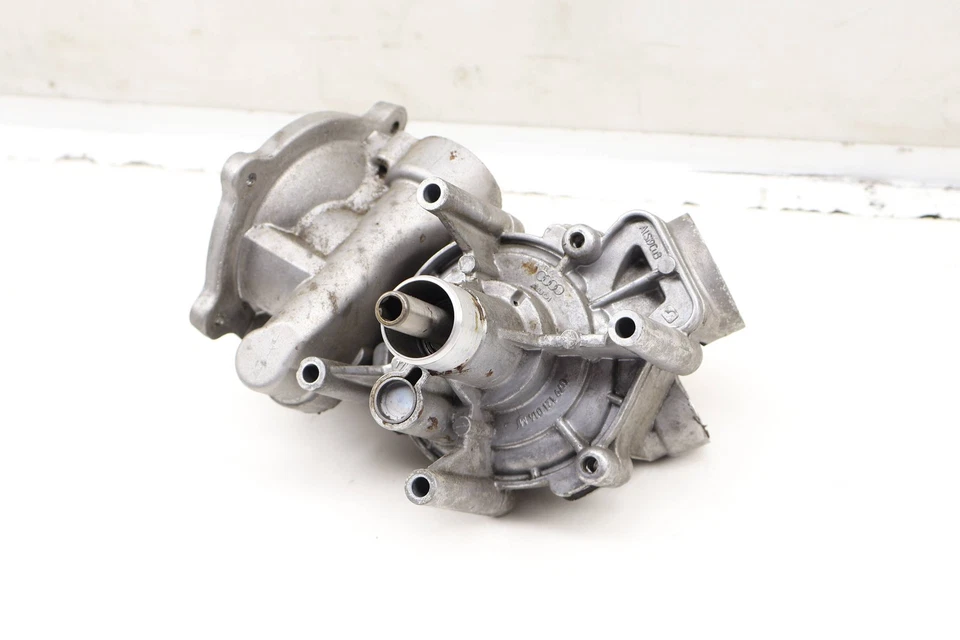 AUDI S8 2013-2018 4,0 L - Bomba de agua refrigerante/carcasa 079121014M Foto 2 de 4