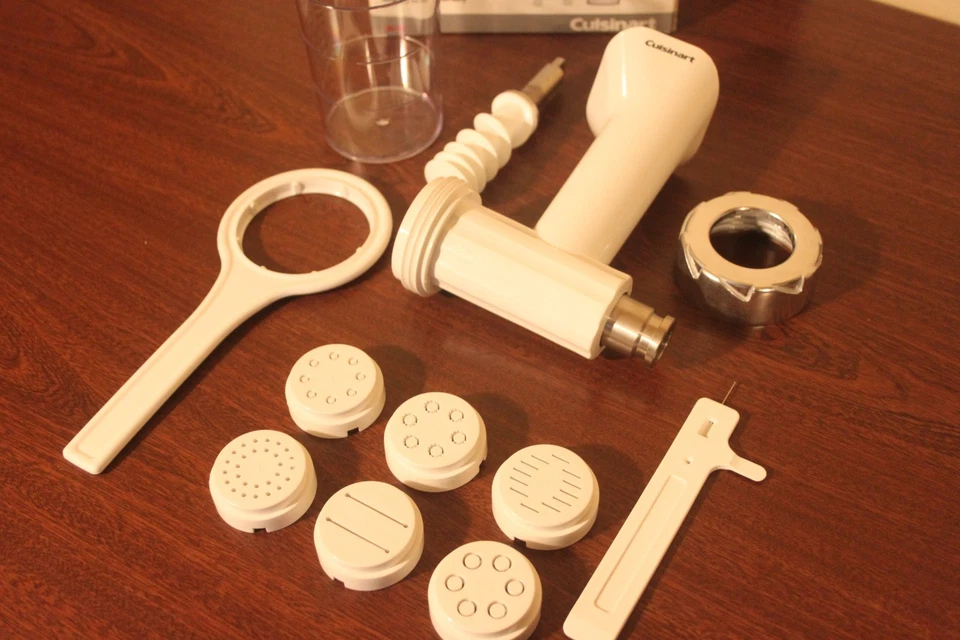 Accesorio para hacer pasta Cuisinart para mezcladoras de pie SM-55 y SM-70 6 placas SM-PM Foto 2 de 4