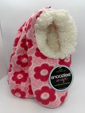 Snoozies Foot Coverings Womens Small Shoe Size 5-6 Daisy Dots