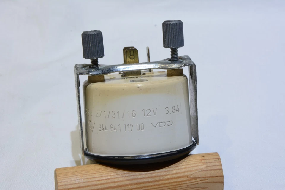 Porsche 944 Oil Pressure Gauge 52mm YELLOW DIAL # 94464111700 3.84 - Image 4 of 4