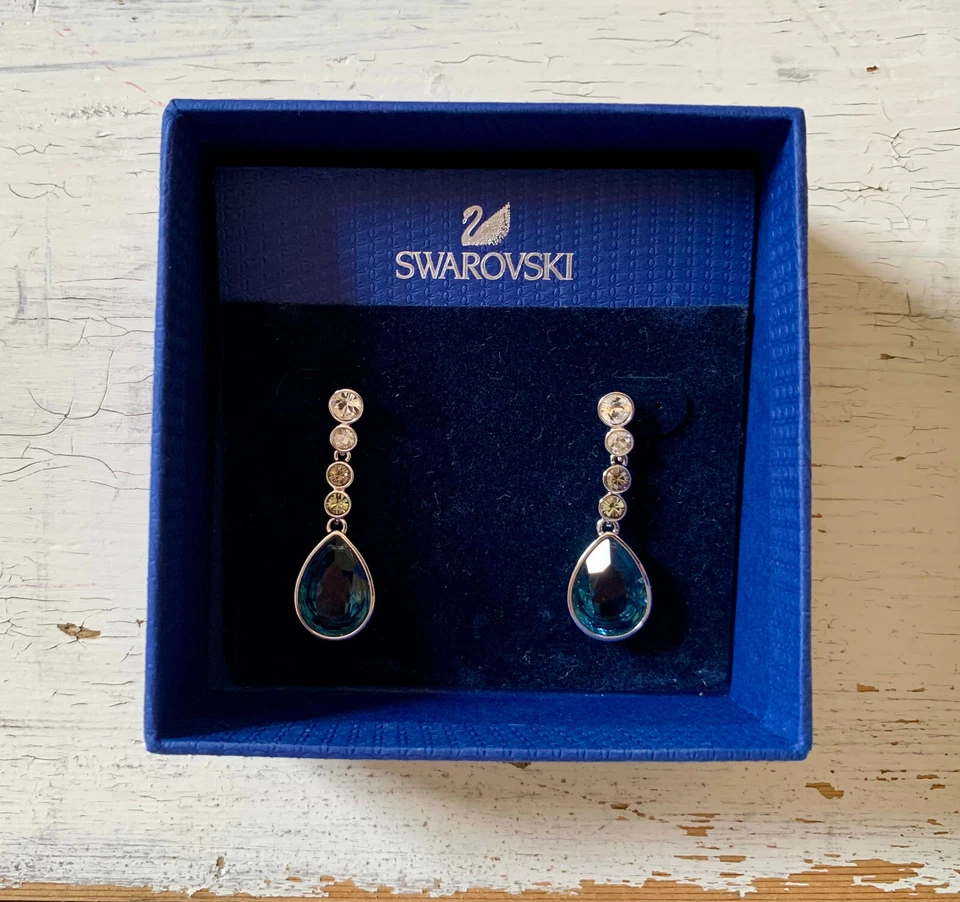 Swarovski Ohrringe hängend Tropfen blau mit weißen Kristallen