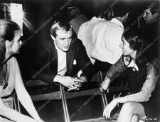 8148-004 David McCallum talking w some fans TV The Big TNT Show 8148-04 8148-004