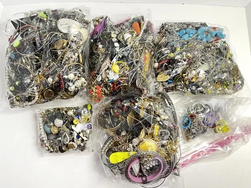 Huge estate jewelry Some Tangled Craft costume Mixed Lot 15 Lbs
