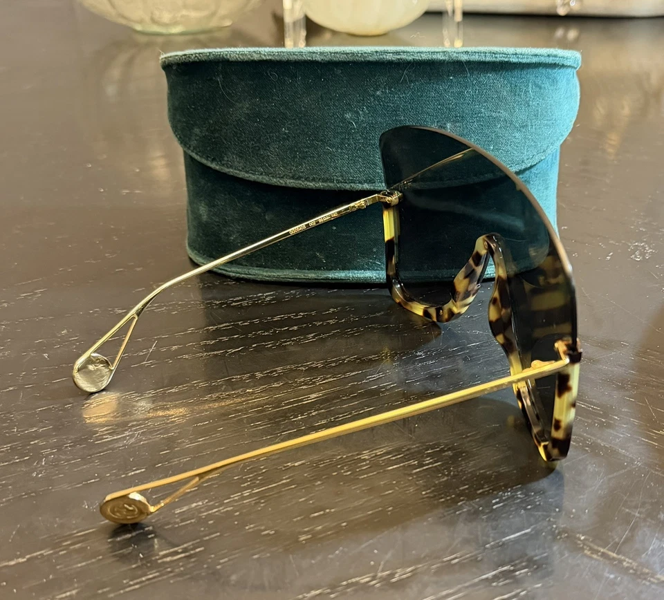 Gafas de sol Gucci GG0540S Shield marco habana/tortuga y lentes negras Foto 3 de 4