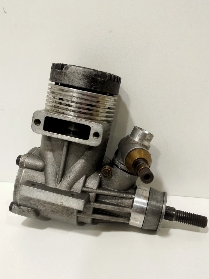 VINTAGE HUGE ROSSI R 60 RV - RC AEREO RACING GLOW ENGINE  - Image 2 of 4