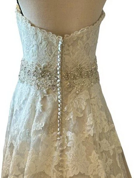 Signature Justin Alexander Pearl Silver Beaded Lace Wedding Gown Size 12 $1748 - Image 4 of 4