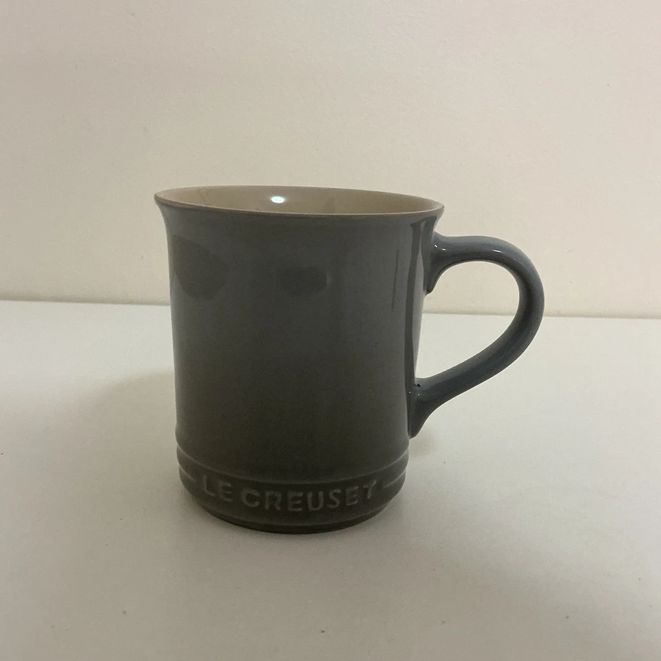 Taza de café Le Creuset Ombre gris pedernal gres 14 FL OZ / 400 ML    Foto 2 de 2