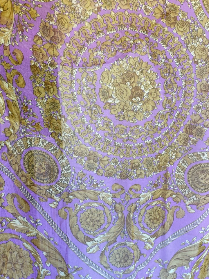 H5# Atelier Versace Barroco Mezcla Lana Bufanda Oro Rosa Estampado Medusa De Colección Foto 2 de 4