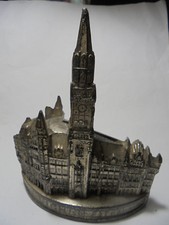 30107 Zabytkowa skarbonka Ratusz Monachium 1920 Twardy ołów 12cm
