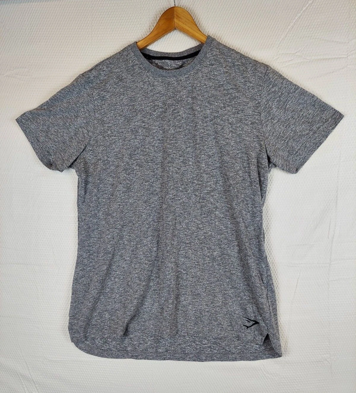 gymshark crew neck athletic logo shirt