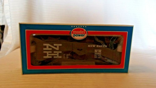 HO Scale Model Power 40' New Haven Black Box Car, #32957