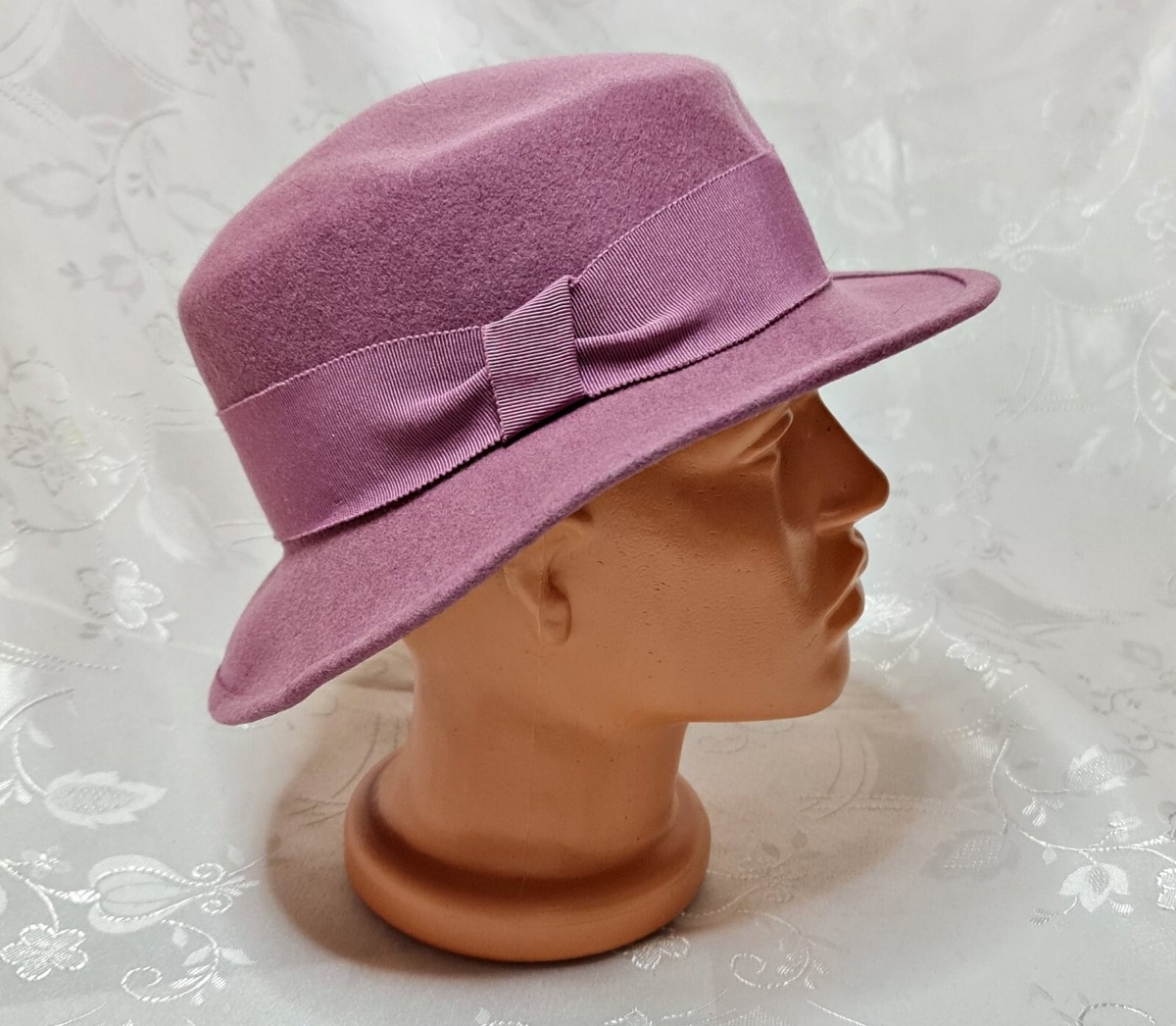 VINTAGE AUTHENTIC GERMANY MAYSER PURPLE WOOL WOMEN'S BUCKET FEDORA