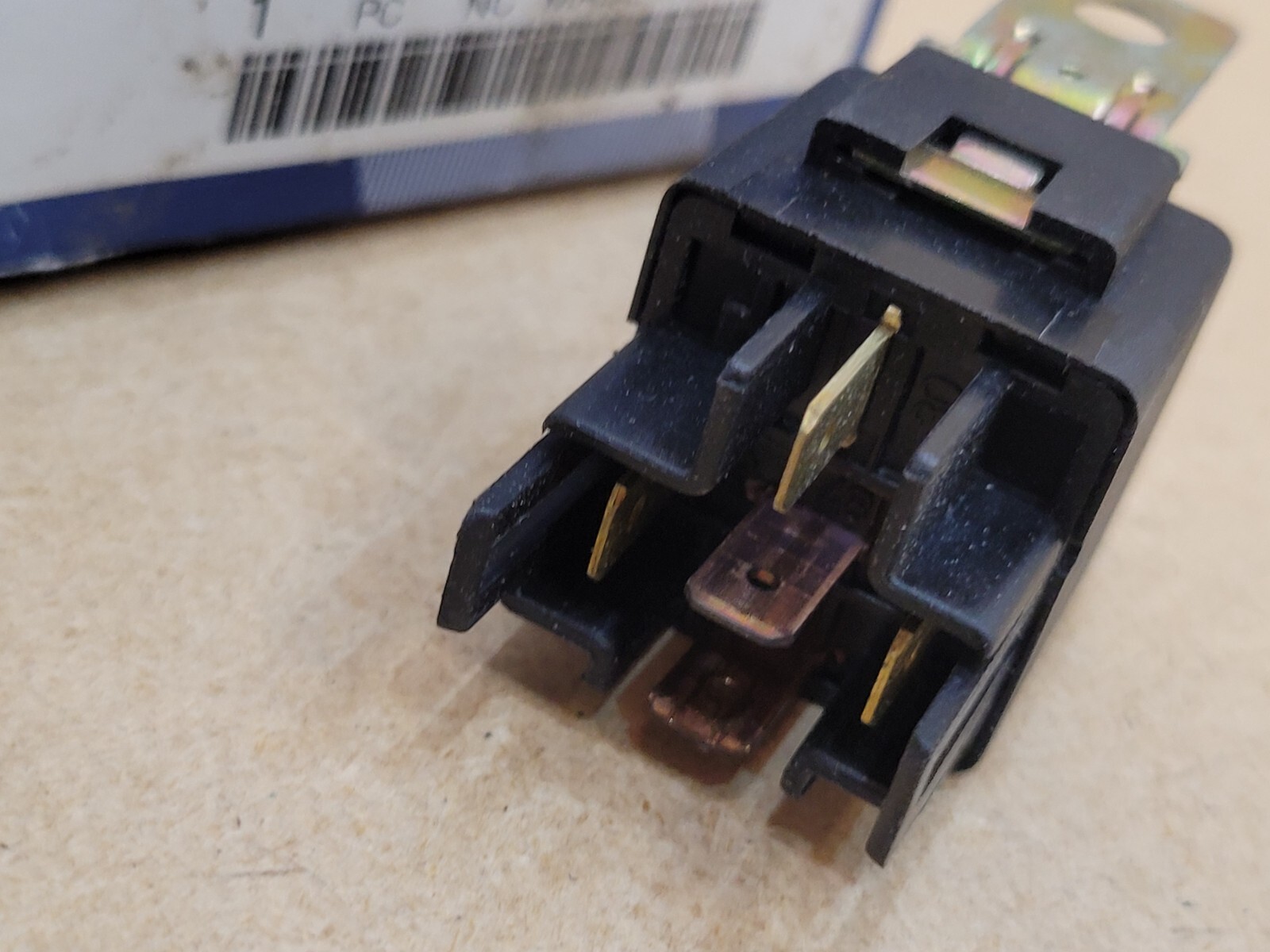 Genuine Hyundai Elantra Excel 19852012 Power Relay Assembly 95225