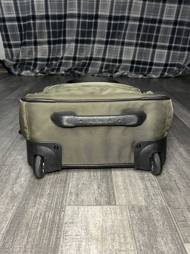 Travelpro Walkabout 2 Lite Carry On Luggage Bag Wheeled Expandable Walkabout - Picture 9 of 9