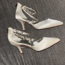 White Satin Wedding Heels With Rhinestone Straps Women  s Sz 9 Pointed Toe