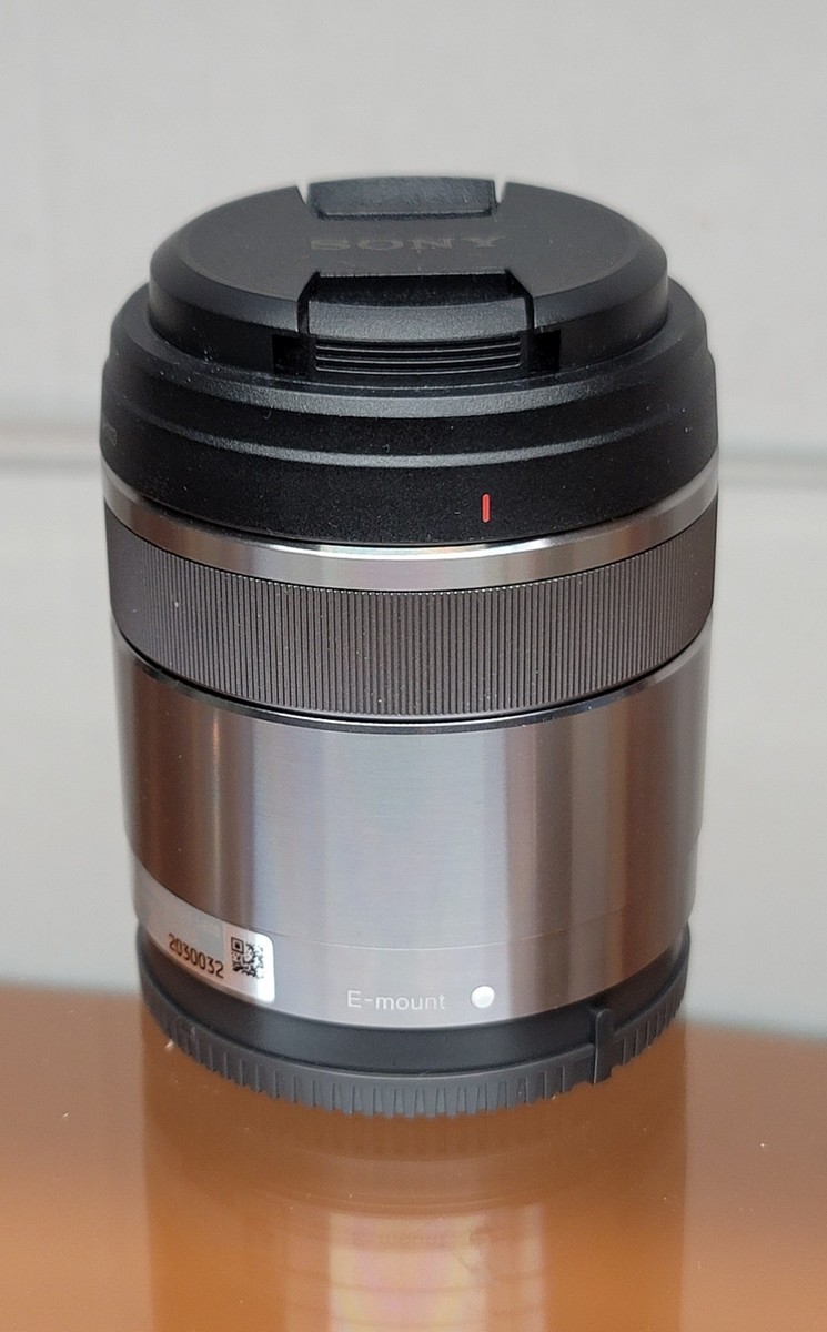 Sony 30mm F/3.5 e-mount Macro Lens W/Box and Original Accessories