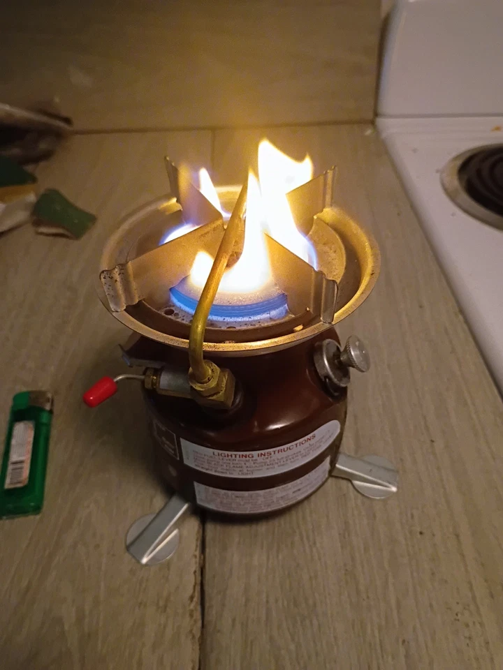 Печь для кемпинга Coleman Peak 1 модель 400 с металлическим корпусом и горшком 8/81 протестирована - Изображение 4 из 4