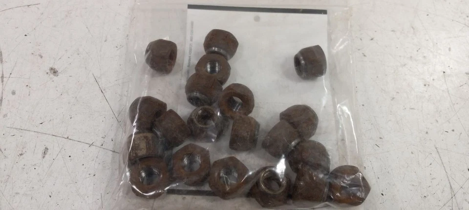 Juego de tuercas Toyota Camry 2007 2008 2009 Foto 2 de 4