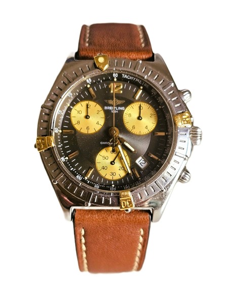 Montre Breitling Sirius Chronograph B53011 Cadran noir Lunette bicolore. 10 ATM