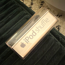 Apple iPod shuffle 3rd Gen 4GB Silver MP3 Player USB 2.0 AAC/MP3 MB867LL/A