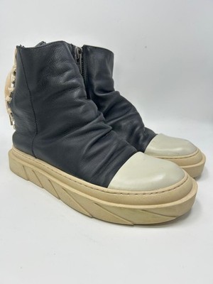 DBYD.GNAK Black Leather High Top Side Zip Snekers Boots Women`s Size 8