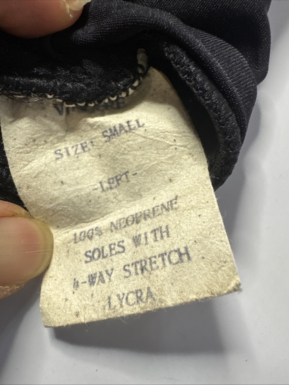 Vincere SAND SOCKS 1 Black 1 Tan Beach Volleyball Sand Soccer Water Sports SMALL